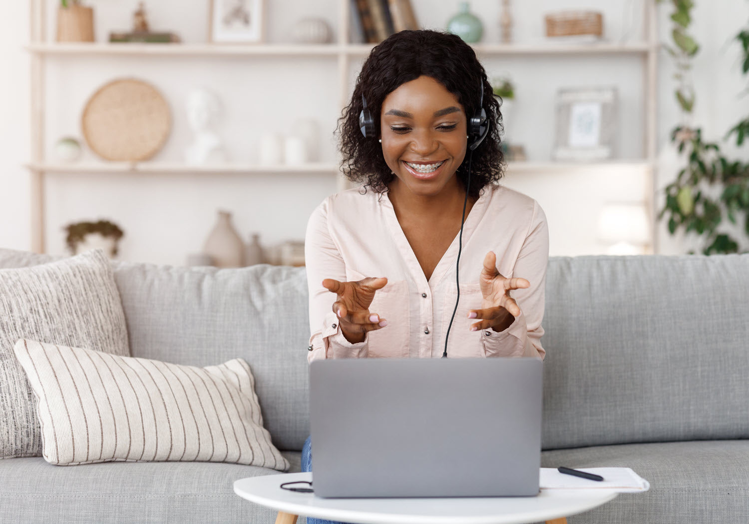 What to Include in Your Zoom Background for a Professional Look